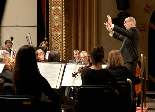 Maestro-Arie-Lipsky-Conducts.jpg