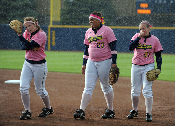 MICHIGAN-SOFTBALL.jpg