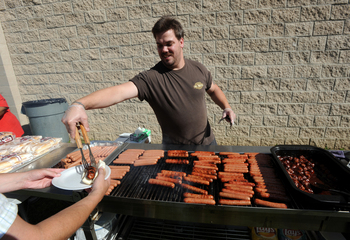 060910_CHAPELLE_COOKOUT_4-3.JPG.jpeg