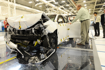 Toyota_crash_test_2012_Toyota_Camry.JPG