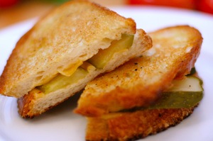 pickle_gouda_grilled_cheese.jpg