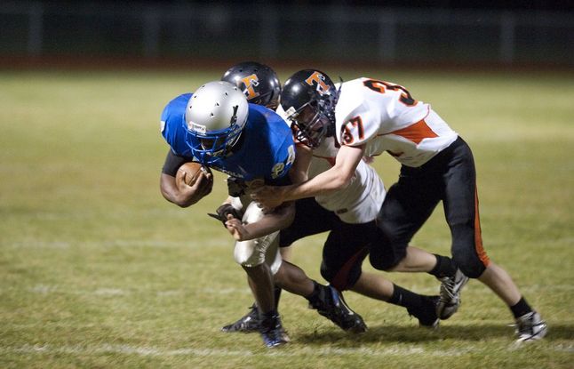 lincoln-tecumseh-football-tackle.jpg