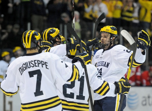 um-hockey-celebrate.jpg